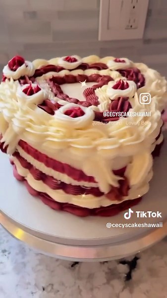 Trending Heart Shapped Cakes #heart #cali #sandiego #homebaker #cakeislove #trending #cakeart #cakedecorator #heartcake #redcake #weddingcake #birthdaycake