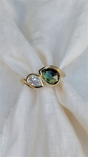 Toi et Moi – French for “You and Me” 💍 A design that beautifully celebrates connection – two stones sitting side by side, each representing a story, a soul, a love intertwined. We adore how this style feels both modern and timeless, with endless ways to make it your own. Whether you choose sapphires, diamonds, or a mix of both – your toi et moi will always tell a story that’s uniquely yours ✨ #sapphireengagementring #sapphirering #sapphire #gemstoneengagementring #melbournejeweller #engagementr