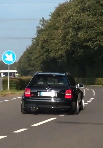 Explore the Audi RS4 B5 Performance and Features