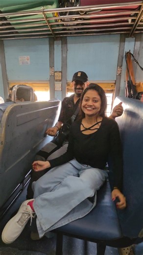 Niccon Girls' Train Journey🚉#pushandiaries #reels #masti #trending #viral #funnyvideos #danceclass