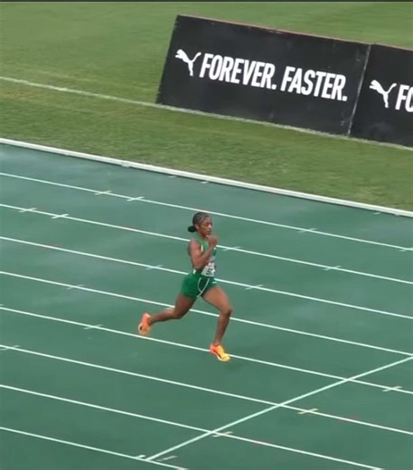 Daniellia Dixon, onto the finals of the girls U17 400m, with second fastest qualifying time #trackandfield #400m #williamknibb #cariftatrials