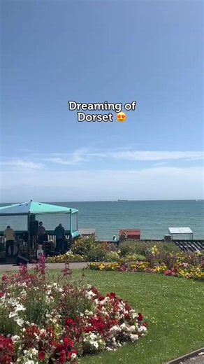 This is your sign to book a holiday to Dorset this summer ☀️ Stay at Warmwell Holiday Park: ✨️ Only a few miles away from Lulworth Cove, Durdle Door & Weymouth ⛷️ 110m all-weather ski slope on-park 😍 Luxury lodges available Head to our website to book! | Parkdean Resorts