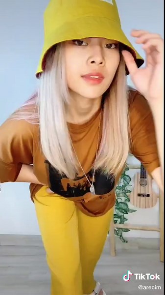 How to Style a Reversible Bucket Hat for Every Occasion