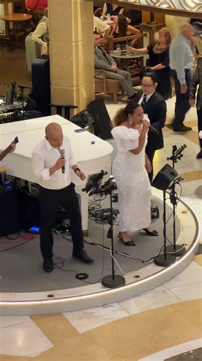 The Mockingbirds on Sky Princess singing 'Stop in the name of love'. Fabulous band. #princesscruises #skyprincess #mockingbird #stopinthenameoflove | MIDA Travel