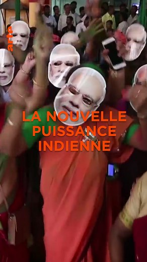 De ses origines modestes à ses campagnes politiques sur les réseaux sociaux, le Premier Ministre Narendra Modi a su séduire l’Inde sur des idées populaires. 🇮🇳 so.arte/PuissanceInde | ARTE