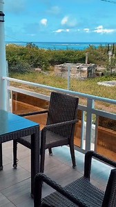 Appartement spacieux avec cuisine bien équipé à Mourouk, Ile Rodrigues (Maurice), disponible pour vos prochaines vacances. Magnifiques plages, restaurants et hôtels accessibles à pied. L'un des meilleurs spots de kitesurf au monde. Capacité maximale : 3 adultes (1 lit « Queen size » 1 lit simple). 2 studios disponibles. E-mail : rodriguesholidays@gmail.com Whatsapp : 2305532 2693 https://maps.app.goo.gl/5jCAR8L14Wv3wwM67 Contactez-nous pour plus de détails. | Seaview Rodrigues