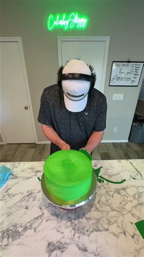 HULK SMASH CAKE! #cakes #fyp #viral #hulk #marvel #disney #avengers #fancycakes #birthday