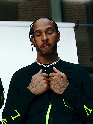 Lewis Hamilton Modelando | F1 Chillhouse