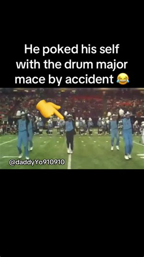 He poked his self with the drum major mace by accident 😂 #jsu #drummajor #tyshoanwhite #daddyyo910910 #daddyyo910