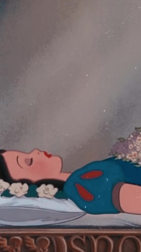 Snow White and the Seven Dwarfs, 1937 💋 #cartoons #animation #vintagecartoons #disney #illustration #50scartoons #film #moviestills #vintage #vintageaesthetic #retro #cartoon #toon #snowwhite #kiss #foryoupage #foryou