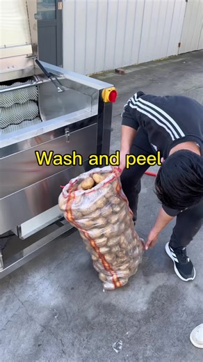 This is a machine that can wash and peel fruits and vegetables.#peeling #shredding #foodmachinery #commercialkitchen #vegetablecutter