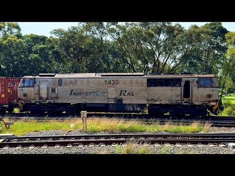 QUBE 1435 Heads A Short Intermodal Freight - Sep25