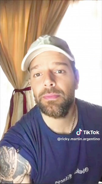 Vuelve: La Emotiva Canción de Ricky Martin