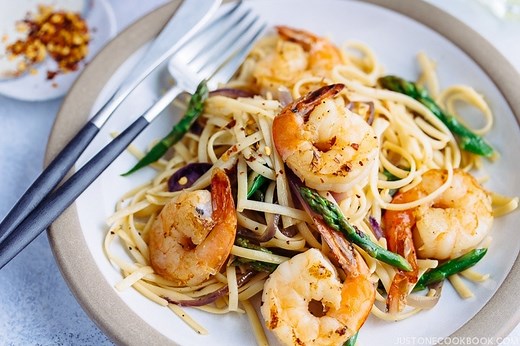 Japanese Pasta with Shrimp and Asparagus 海老とアスパラガスの和風パスタ