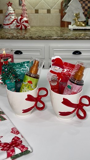 135K views · 9.7K reactions | Mini Bur Basket ❤️懶 how CUTE are these bow coffee mugs! So adorable! So perfect for a cute little Christmas gift. Comment “Bow” and I’ll send a link to shop the mugs and everything I used to stuff them with ❤️ #christmasgift | Its Every Day Ryan | Facebook