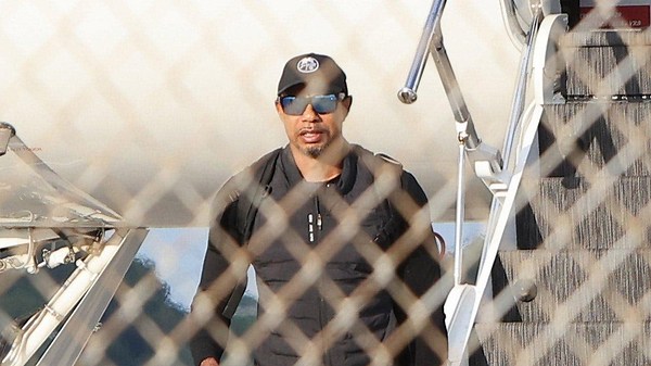 Tiger Woods returns to Florida after seeking treatment overseas