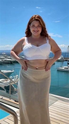This stunning plus size dance outfit will make you want to move right now