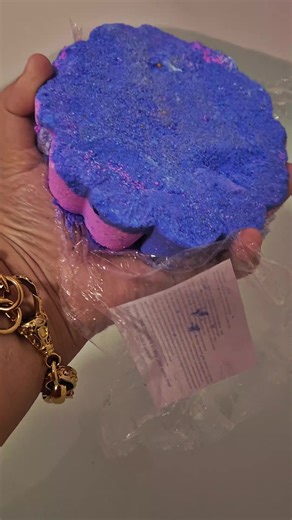 #cbdbathbomb #fyp #cbd #bathtime #bathbomb