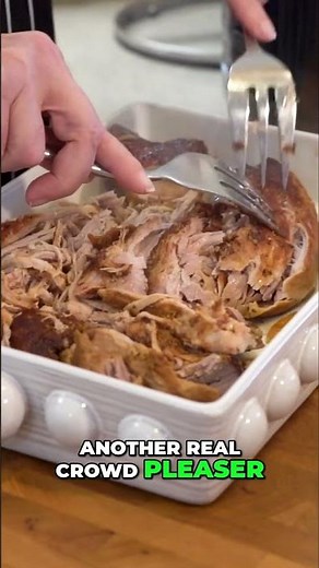 Slow Cooker Pulled Pork That Falls Apart in Your Mouth #pulledpork #slowcooker #easyrecipe