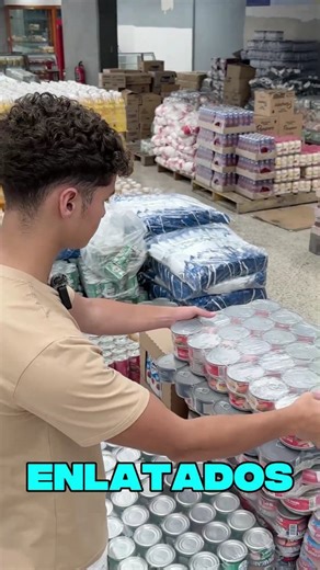 Automercado Express on Instagram: "🛒 Todo lo que necesitas para tu casa y oficina lo consigues al mejor precio en Automercado Express ☺️ ¡Marcas de calidad y la mejor atención! Carnes, pollo, quesos, mariscos, embutidos, granos, frutas, hortalizas, bebidas, enlatados, artículos de limpieza e higiene personal y mucho más. 🥩🍗🍖🫑🥗🧀 Paga con el banco de tu preferencia, también con Zelle, PayPal y Cashea 😊 Amplio estacionamiento y para tu mayor comodidad tenemos servicio Delivery 🛵 Recarga el