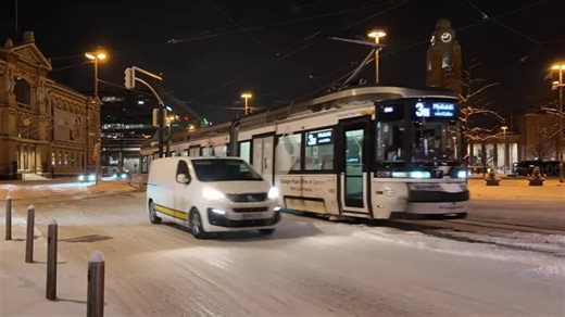 【4K北欧】芬兰赫尔辛基凌晨大雪夜下漫步