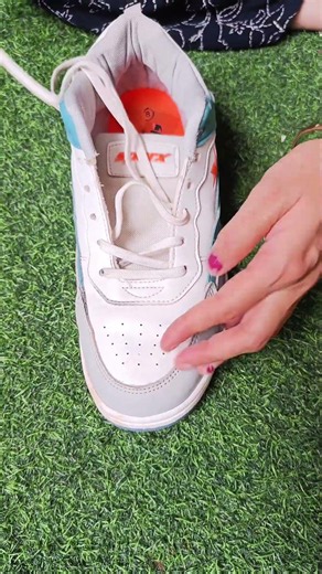 How to Lace Sneakers Like a Pro 👟 | Criss-Cross Sneaker Lacing Style #shoelacing #shorts