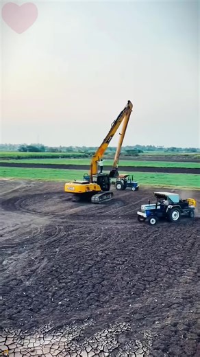 Giant Excavator's Small Bucket: Efficiency Explained