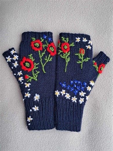 Embroidered Floral Fingerless Gloves – Navy Blue Knit Mittens With Poppies & Daisies, Spring Gift for Her, Valentine’s Day Gift - Etsy