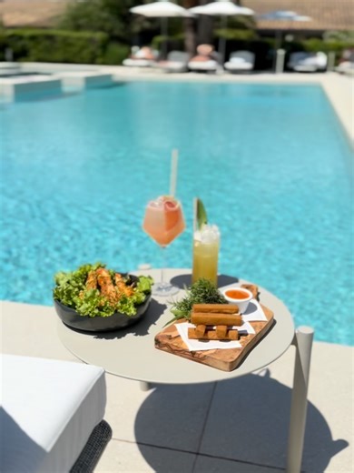 Planifier son été en douceur… et choisir un lieu où l’on sait vraiment déconnecter, un endroit où chaque détail est pensé pour une expérience juste et maîtrisée. Planning your summer gently… and choosing a place where you can truly disconnect — a place where every detail is designed for a refined, perfectly curated experience. #hotelsainttropez #sainttropez #luxuryhotel #france #paradise #sttropez