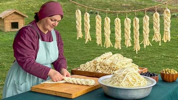 Rustic smoked string cheese for a high-protein snack