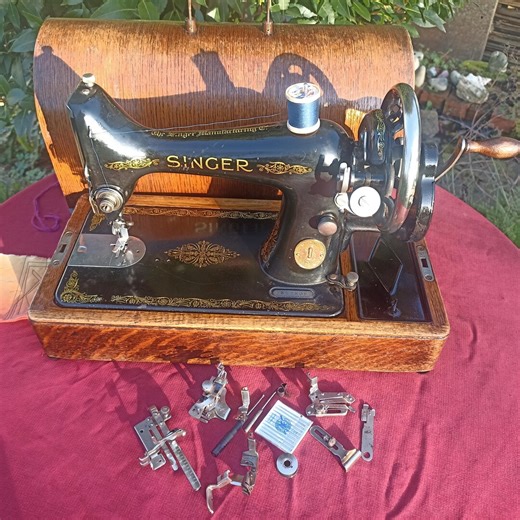 Working Singer 99K Hand Crank