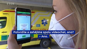 105K views · 1K reactions | Používáte aplikaci Záchranka? Za pět let fungování pomohla už v desítkách tisíc případů, hlavně s přesnou lokalizací zraněného. Aplikace umožňuje také videopřenos, který dispečery na místo nehody dostane v podstatě okamžitě. | ČT24 | Facebook