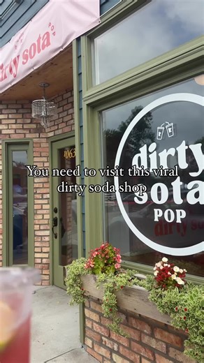 is the most adorable dirty sota shop in Minnesota! Located in Chisago City 10635 Railroad Ave Chisago City MN 55013 If you visit, go on a Friday afternoon so you can check out the farmers market too-it was so much fun and kid friendly! Pictured 🐟 Gone Fishin’: Starry w/ Lemonade, Blue Raspberry Syrup, Gummy Fish 🏒 State of Hockey: Starry/Diet w/ Green Apple Syrup, Blue Raspberry Syrup, Raspberry Cold Foam 🍍 Oz: Sparkling water w/ Vanilla Syrup, Peach Syrup, Pineapple Syrup, Raspberry Puree, F