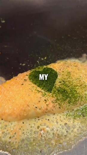 Olaf just wandering off at Disneyland Parisat the New World of Frozen coming nextMarch! Beyond cute #disnevland #WorldOfFrozen #frozen #disneyadventureworld #disnevlandparis