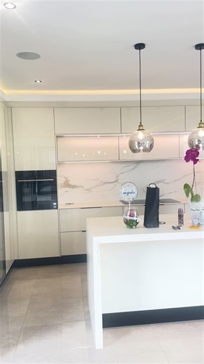 NEW HOUSE HANDOVER IN MIDSTREAM HEIGHTS! Modern Properties I Modern Designs I Modern Finishes For private viewing appointment contact Dakalo Dzivhani. 📱 27 79 126 8197 📧 dakalor@realnet.co.za #Midstreamproperties #Midstreamestatedevelopments #fountainbrook_estate #dakalor_properties #luxury_propertysa