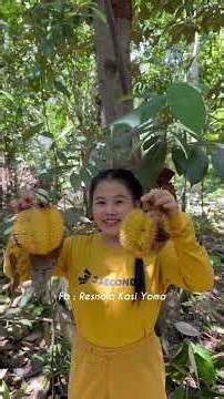 Deep in the Jungle, We Found a Fruit This Beautiful 😍