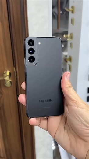 Samsung S22 5G New Year Offer with Warranty