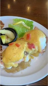 Do you like Eggs Benedict? Le Peep Restaurant! #FoodieFinds #RestaurantReview #FoodieFavorites #DineOut #TasteTest #YummyEats #EatLocal #FoodieAdventures #ChefSpecial #CulinaryJourney #FoodieForLife #MustTryRestaurants #GourmetExperience #DiningDiaries #tastytales #instagood #trendingnow #reelsvideo #reelsfb | Justin Chopelas