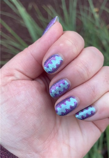 Some nail art that a friend of mine pointed out looks like the Bride of Frankenstein’s hair and the foil on the chocolate eggs. #holotaco #holotaconailart #holotaconailpolish #nailpolish #nailart