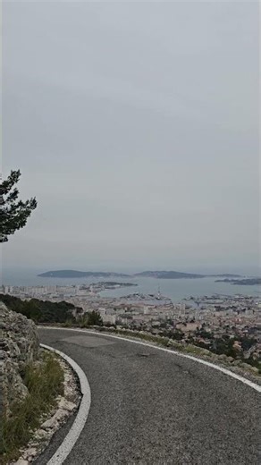 La sublime vue sur la mer du Mont-Faron à Toulon !