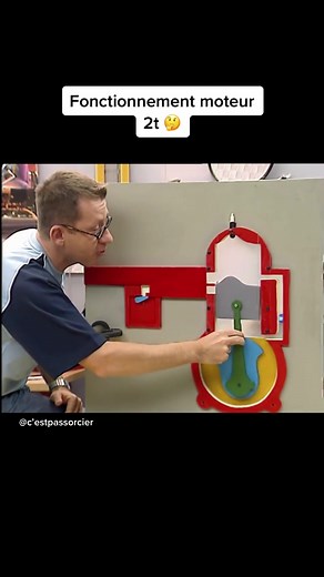 Explication moteur 2 temps 🤓 #2stroke #2temps #cestpassorcier #cestpasorcier #moteur2temps