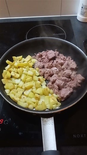 my quick and easy corned beef hash recipe #cornedbeefrecipe #cornedbeef #easyrecipe #easyrecipes