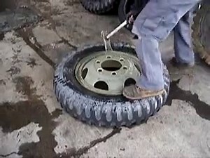 This is a split rim and what can happen when you fill them without caging them. - video Dailymotion