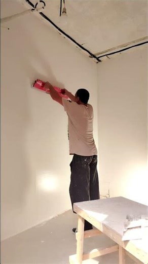 How to Skim Coat Walls Like a Pro
