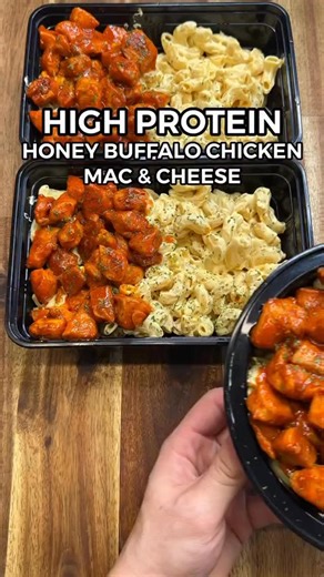 fitflavorkitchen on Instagram: "High Protein Honey Buffalo Chicken Mac & Cheese 🍗🧀 79g Protein. 512 Calories. 4 Servings. This isn’t just comfort food—it’s a high-protein powerhouse disguised as your favorite indulgence. Creamy, cheesy, spicy, and sweet. Everything you crave without the guilt. The Secret? Low-fat cottage cheese + cream cheese blended into a silky sauce that hits different. Add honey buffalo chicken on top, and you’ve got a meal that tastes like a cheat day but fuels your gains