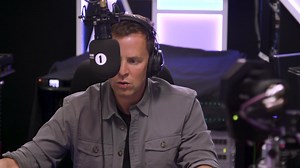 😜 Scott Mills: What does The Body Coach hold a world record for? Superfan Steve: THIGHS Superfan Steve is back! You heard it earlier this week, now you get to watch it! | Scott Mills