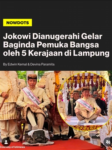 Presiden ke-7 RI Joko Widodo menerima gelar adat Baginda Pemuka Bangsa dari masyarakat Lampung Pepadun dalam kunjungan hari keduanya di Provinsi Lampung, Sabtu (27/6/2026). Prosesi pemberian gelar yang berlangsung di Rumah Adat Kedatun Keagungan, Bandar Lampung, itu diawali dengan sejumlah ritual adat, mulai dari musyawarah keluarga (Nuwang), pengambilan air suci (Nguruk Di Way), hingga Cakak Pepadun atau ritual menaiki singgasana. Usai menerima gelar adat, Jokowi menyampaikan apresiasi dan rasa