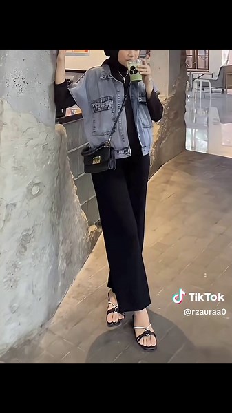 Trendy Women's Jeans Vest Outfit Ideas | Fashion Inspiration