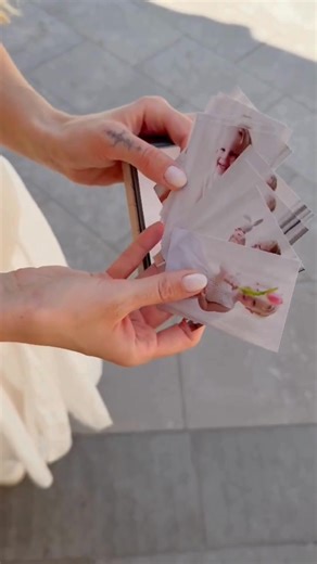 14 reactions | 殺 5 IDEJ za darila, ki jih oblikuješ iz svojih fotografij! Ker najboljša darila niso samo kupljena, temveč ustvarjena - z ljubeznijo.  CEWE FOTOKNJIGA, termo steklenička, torba, fotografije in številna druga darila, ki bodo tvojim najdražjim zagotovo pričarala širok nasmeh na obraz. | CEWE | Facebook