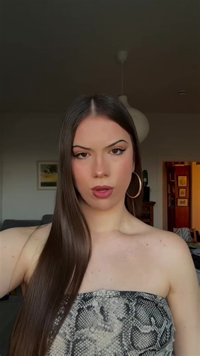 Fiona (@fionavalentinaa)’s videos with Waiting up by Drake - Drake | Fan Account